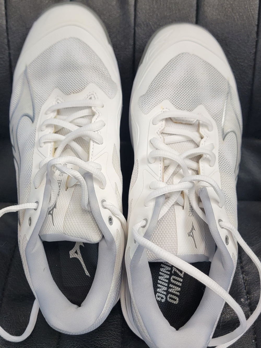 Mizuno Men's All-White Athletic Training Sneakers